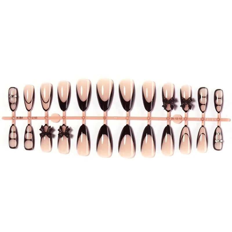 Chic Almond Nail Set